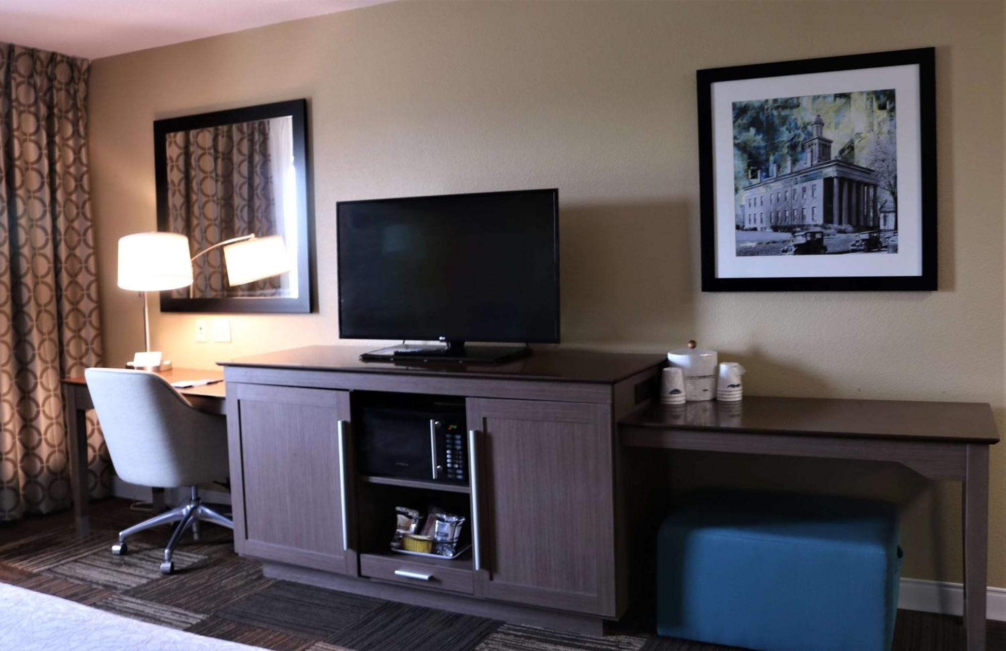 Hampton Inn & Suites Фримонт Екстериор снимка